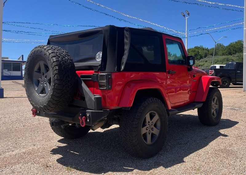 Jeep Wrangler Vehicle Image 04