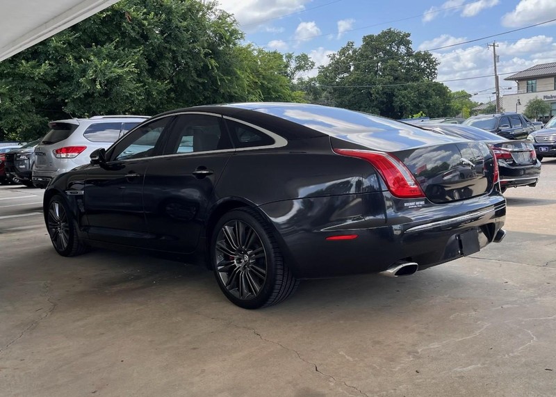 Jaguar XJ Vehicle Image 07