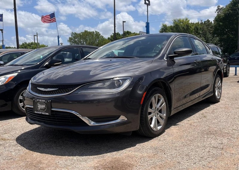 Chrysler 200 Vehicle Image 02