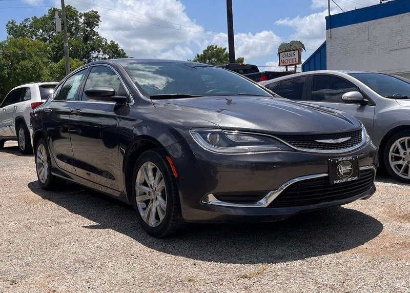 Chrysler 200 Vehicle Image 03