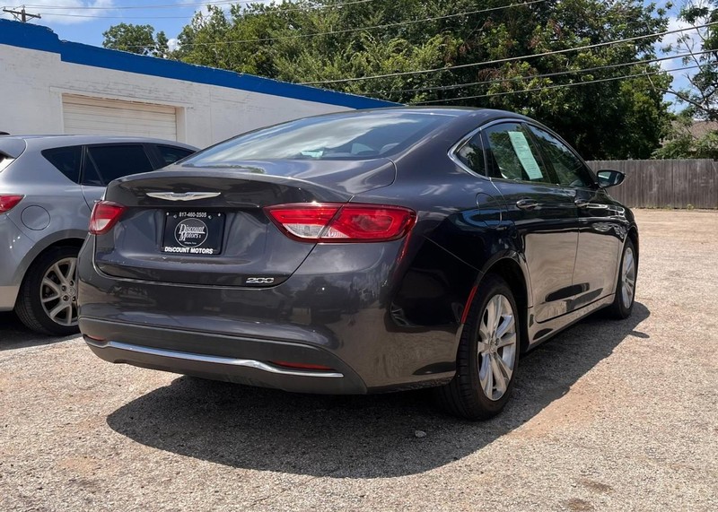 Chrysler 200 Vehicle Image 04