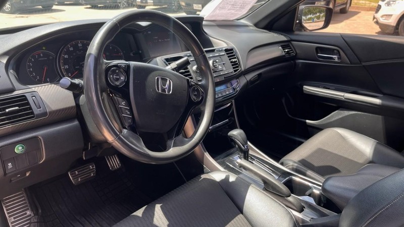Honda Accord Sedan Vehicle Image 05