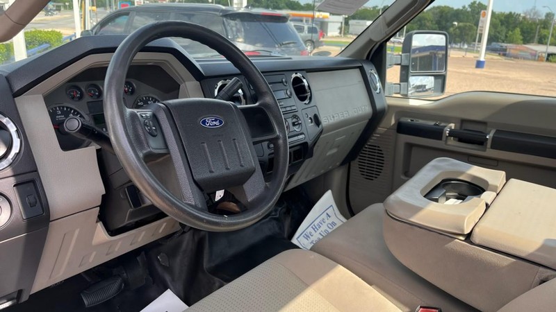 Ford Super Duty F-250 SRW Vehicle Image 05