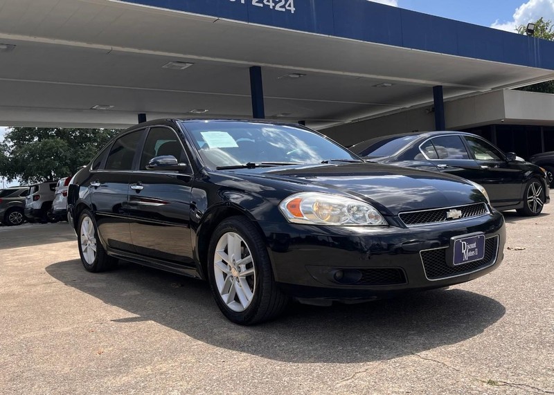 Chevrolet Impala Limited Vehicle Image 03