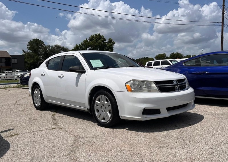 Dodge Avenger Vehicle Image 03
