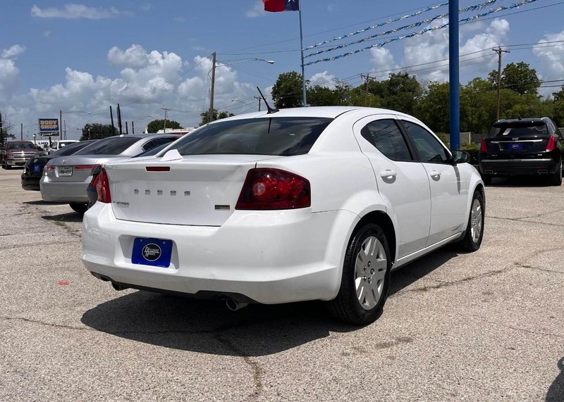 Dodge Avenger Vehicle Image 04