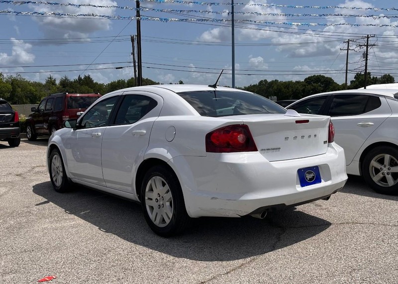 Dodge Avenger Vehicle Image 07
