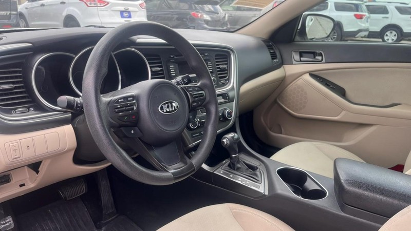 Kia Optima Vehicle Image 05