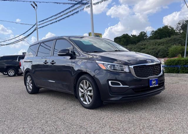 Kia Sedona Vehicle Image 02