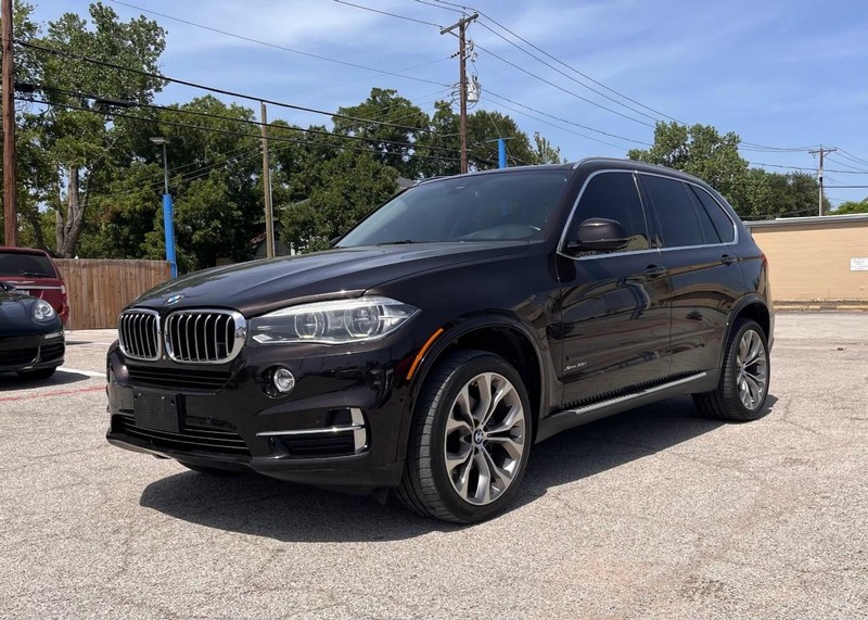 BMW X5 Vehicle Image 02