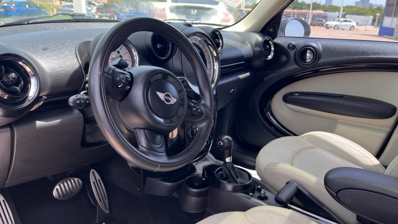 MINI Cooper Countryman Vehicle Image 05