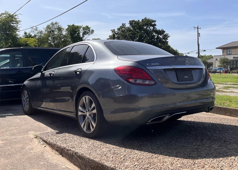 Mercedes-Benz C-Class Vehicle Image 07