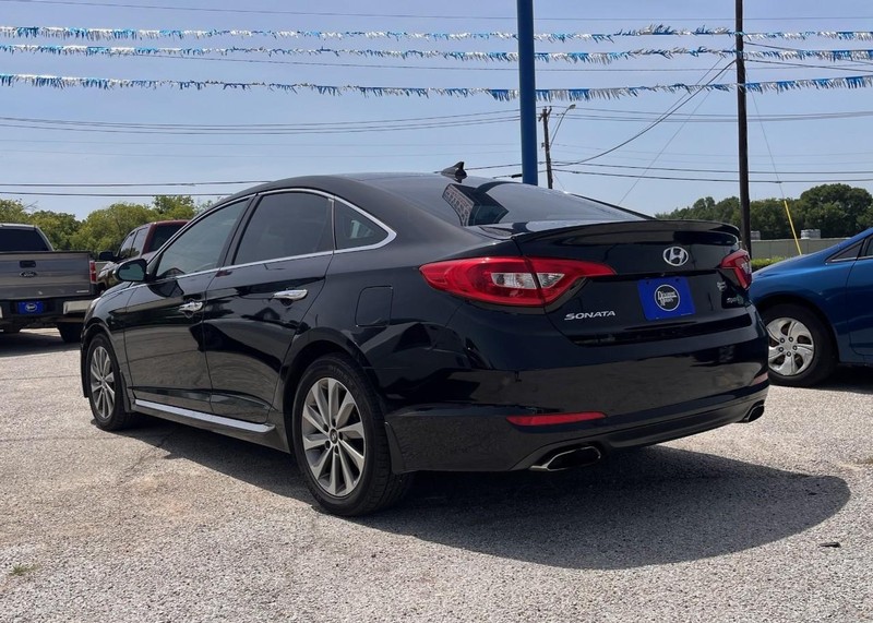 Hyundai Sonata Vehicle Image 07