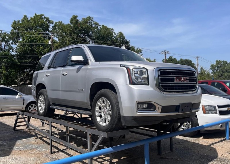 GMC Yukon Vehicle Image 03