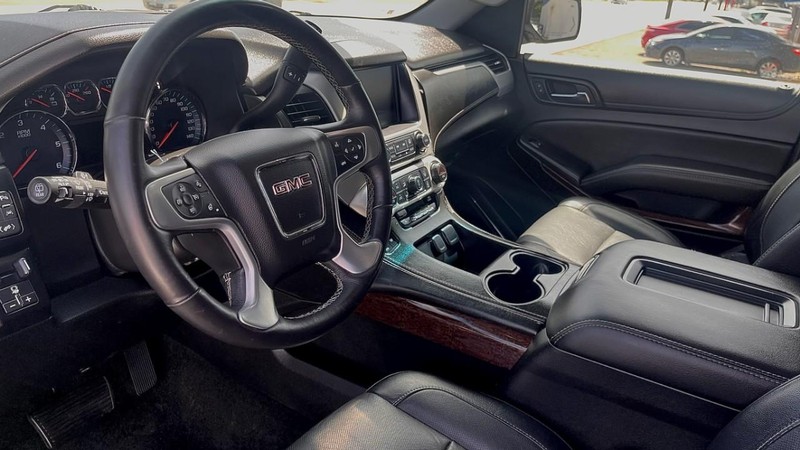 GMC Yukon Vehicle Image 05