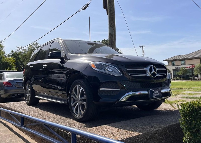 Mercedes-Benz GLE Vehicle Image 03