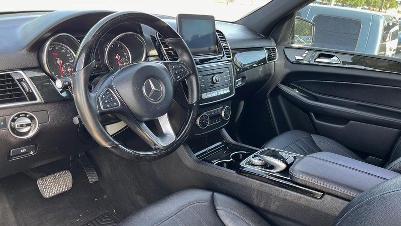 Mercedes-Benz GLE Vehicle Image 05