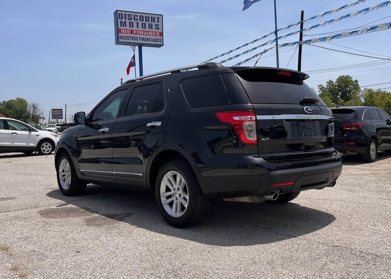 Ford Explorer Vehicle Image 07