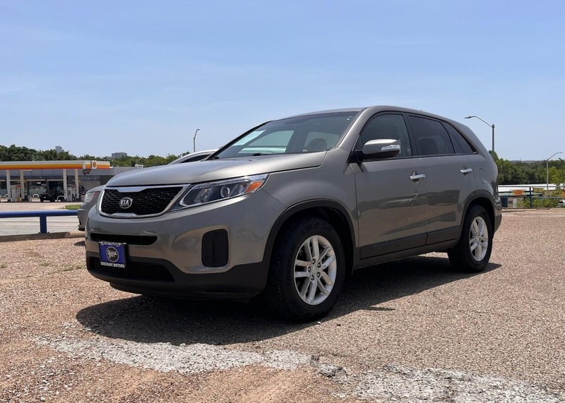 Kia Sorento Vehicle Image 02