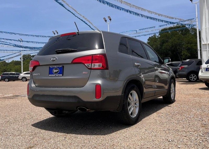 Kia Sorento Vehicle Image 04