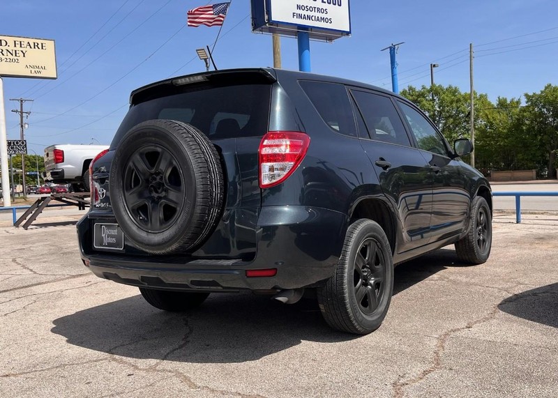 Toyota RAV4 Vehicle Image 04