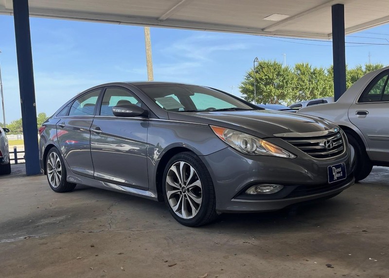 Hyundai Sonata Vehicle Image 03