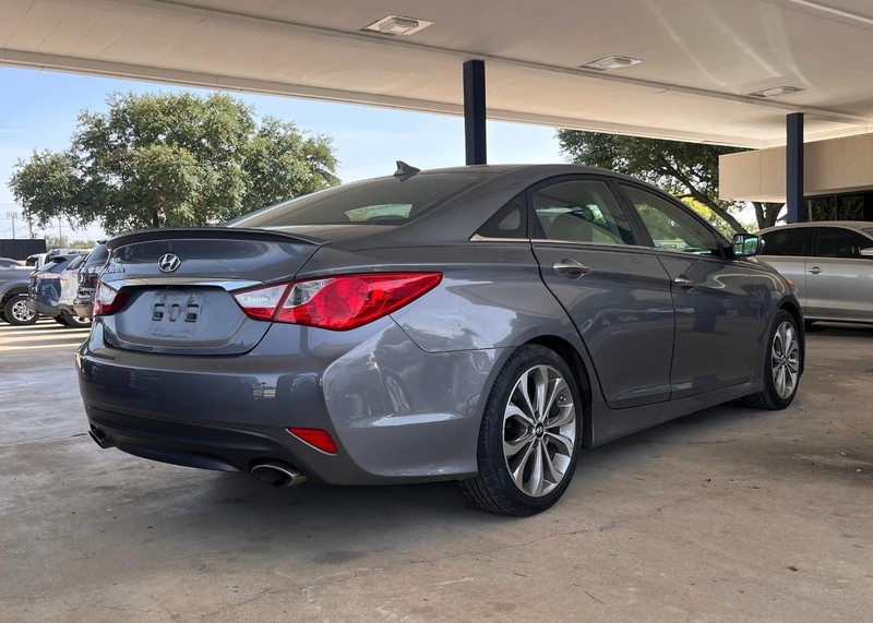 Hyundai Sonata Vehicle Image 04