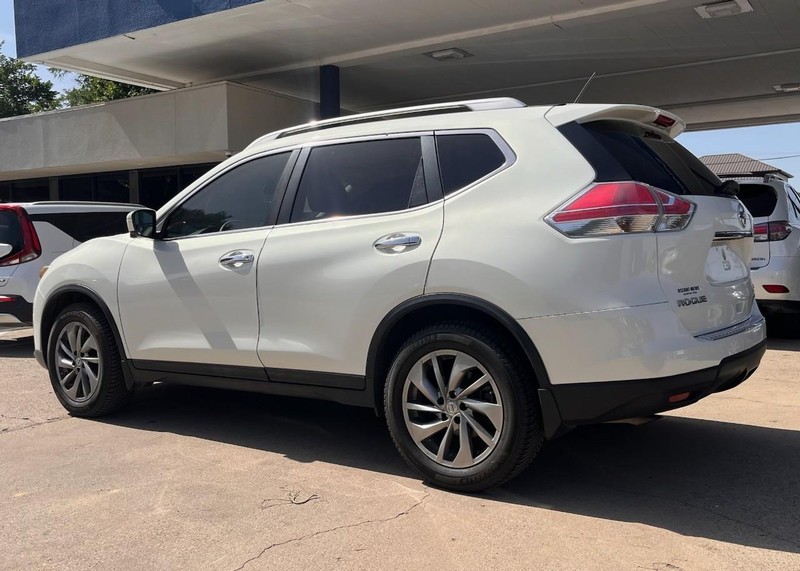 Nissan Rogue Vehicle Image 07