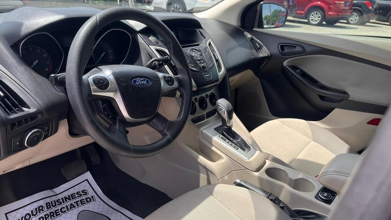 Ford Focus Vehicle Image 05