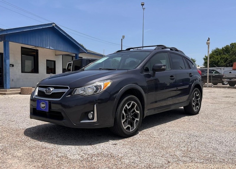 Subaru Crosstrek Vehicle Image 02