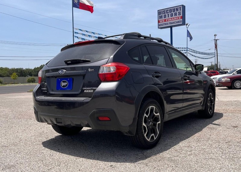 Subaru Crosstrek Vehicle Image 04
