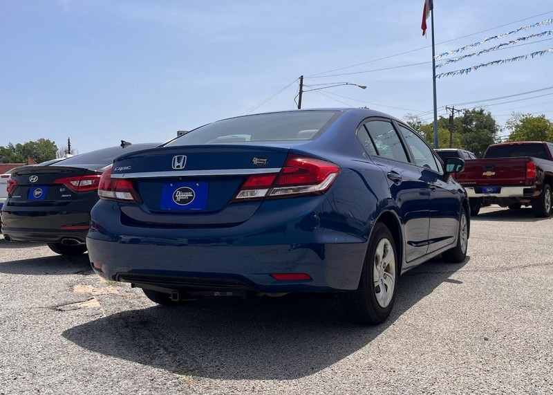 Honda Civic Sedan Vehicle Image 04