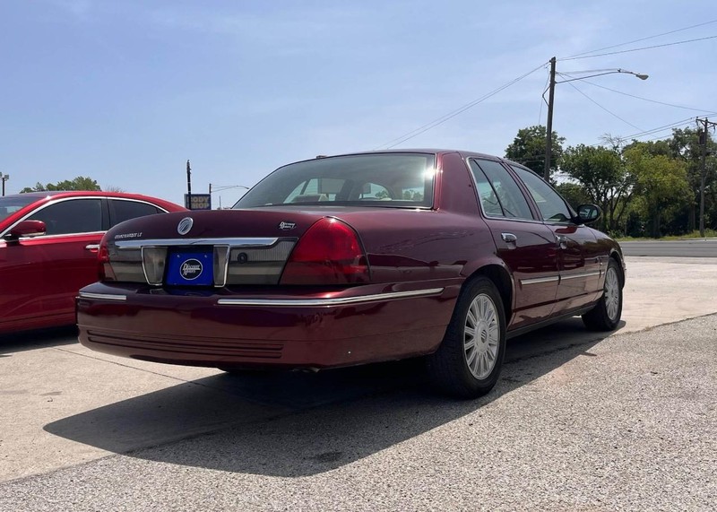 Mercury Grand Marquis Vehicle Image 04
