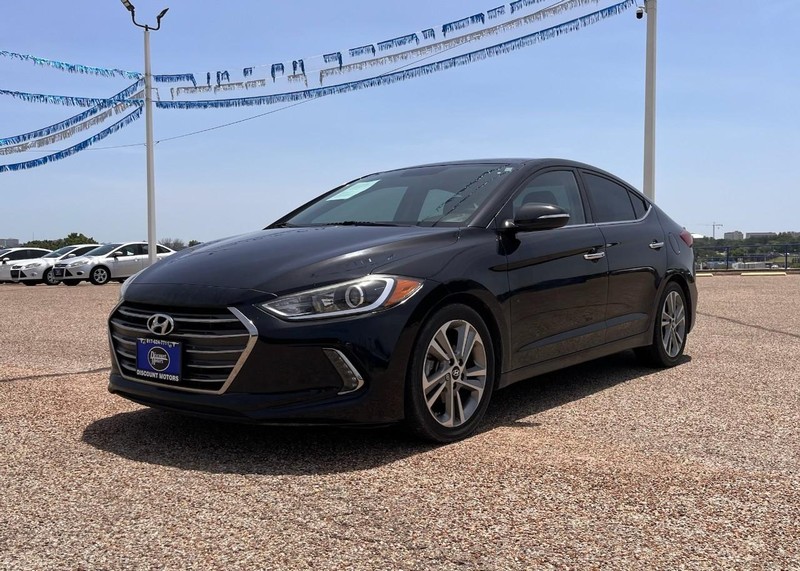 Hyundai Elantra Vehicle Image 02