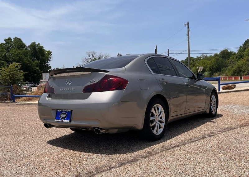 INFINITI G37 Sedan Vehicle Image 04