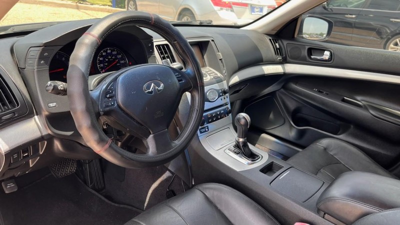 INFINITI G37 Sedan Vehicle Image 05