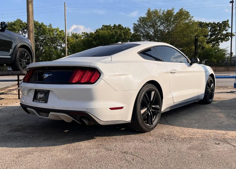 Ford Mustang Vehicle Image 04