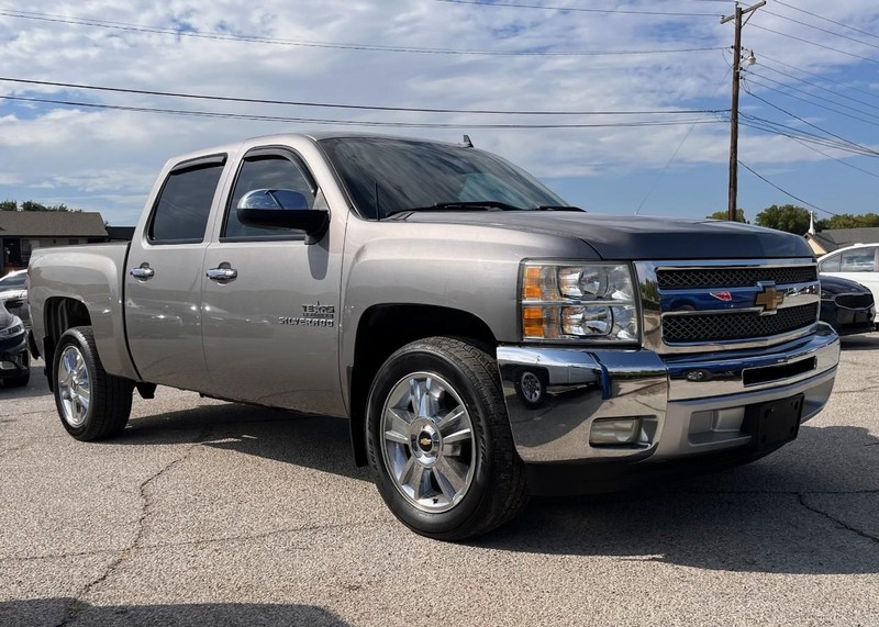 Chevrolet Silverado 1500 Vehicle Image 03