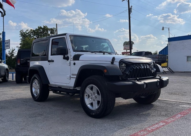 Jeep Wrangler Vehicle Image 03