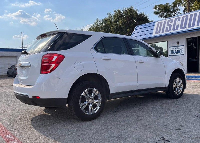 Chevrolet Equinox Vehicle Image 04