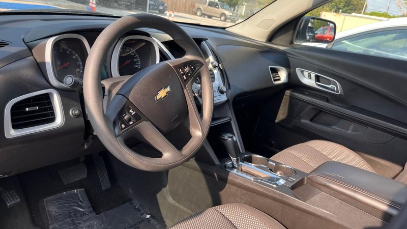 Chevrolet Equinox Vehicle Image 05