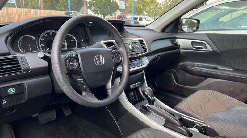 Honda Accord Sedan Vehicle Image 05