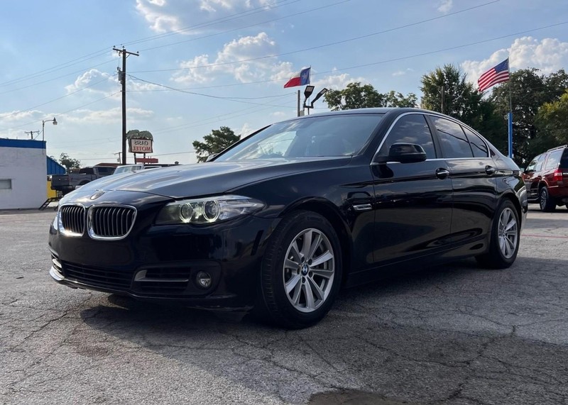 BMW 5 Series Vehicle Image 02