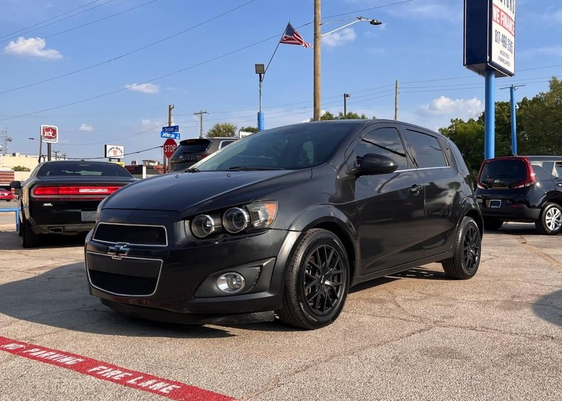 Chevrolet Sonic Vehicle Image 02