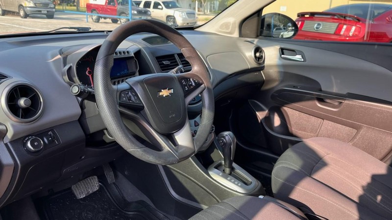 Chevrolet Sonic Vehicle Image 05