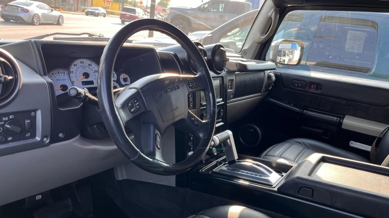 HUMMER H2 Vehicle Image 05