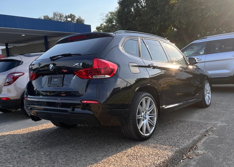 BMW X1 Vehicle Image 04