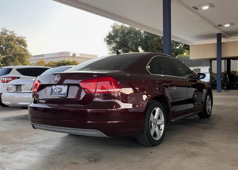 Volkswagen Passat Vehicle Image 04