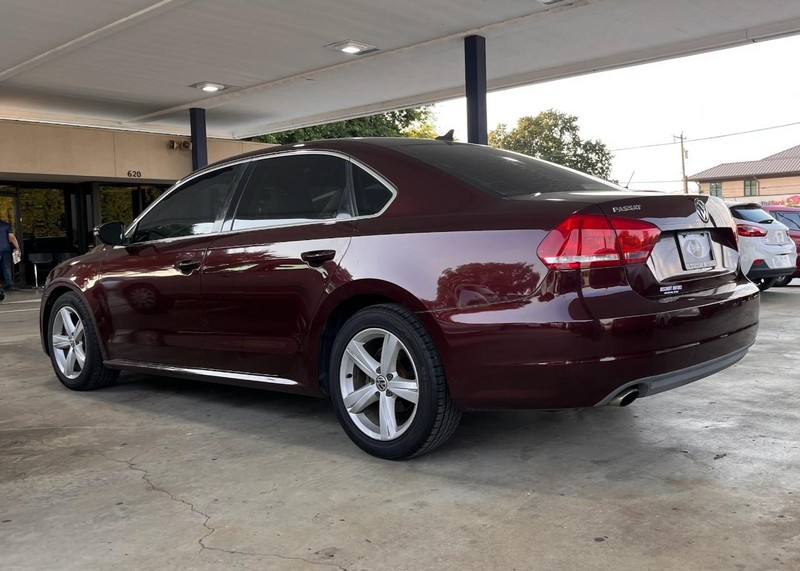 Volkswagen Passat Vehicle Image 07