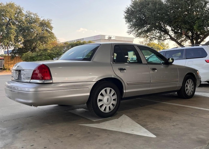 Ford Police Interceptor Vehicle Image 04